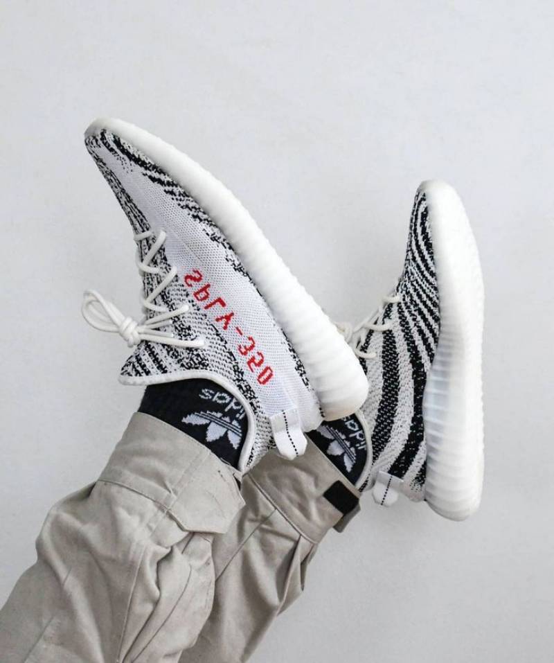 YEZZY 350 ZEBRA SEMI UA QUALITY WITH ALL ACCESSORIES
