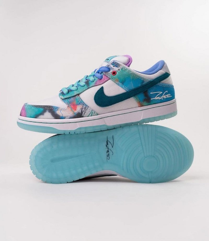 SB DUNK FUTURA WITH ORIGINAL BOX