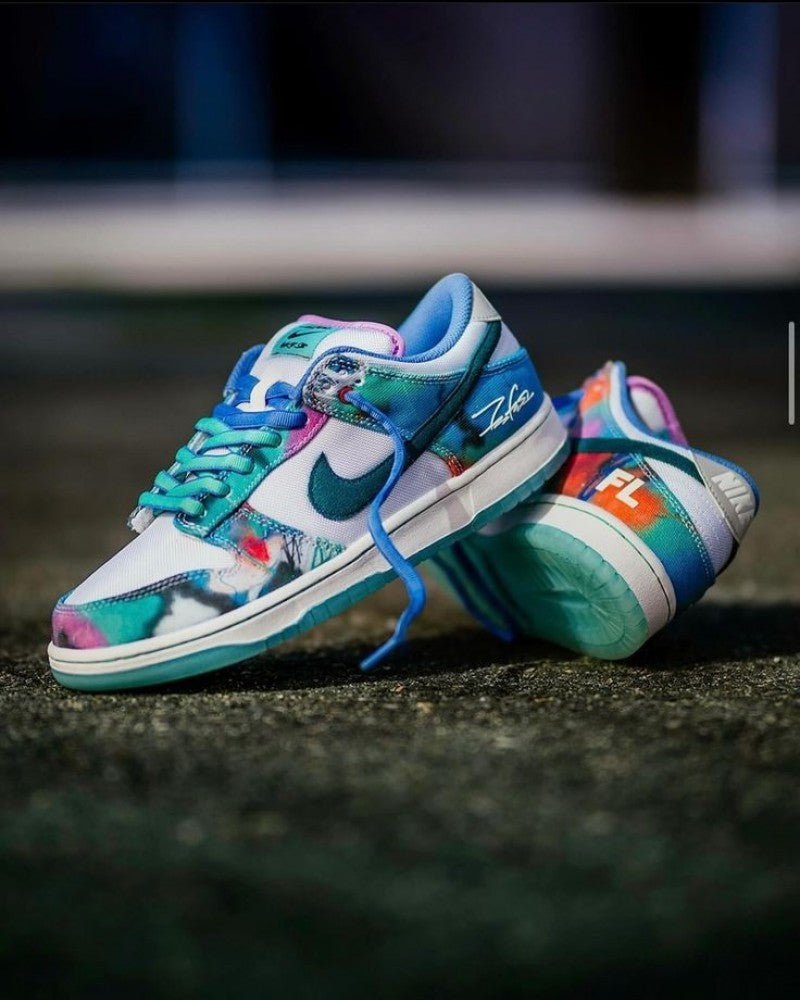 SB DUNK FUTURA WITH ORIGINAL BOX