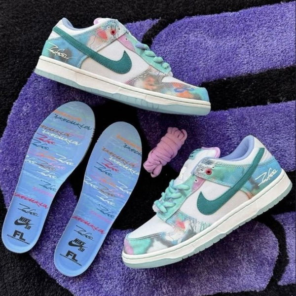 SB DUNK FUTURA WITH ORIGINAL BOX