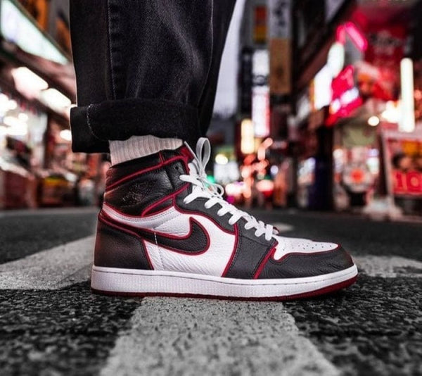 AIR JORDAN RETRO 1 BLOODLINE SEMI UA QUALITY