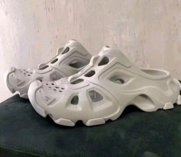 BALENCIAGA MULE BEACH