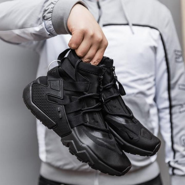 NIKKE HUARACHE GRIPP GS TRIPPLE BLACK