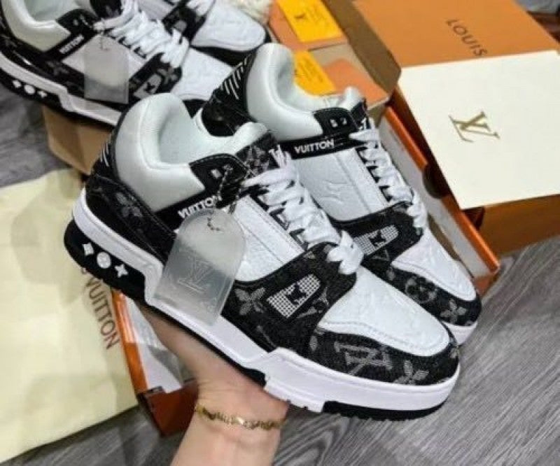 LOUIS VUITTON TRAINER LV WHITE BLACK