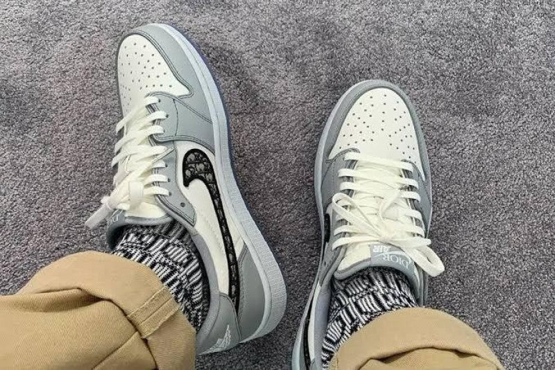 AIR JORDAN RETRO 1 LOW X DDIOR SEMI UA WITH 2 KEYCHAINS OG BOX
