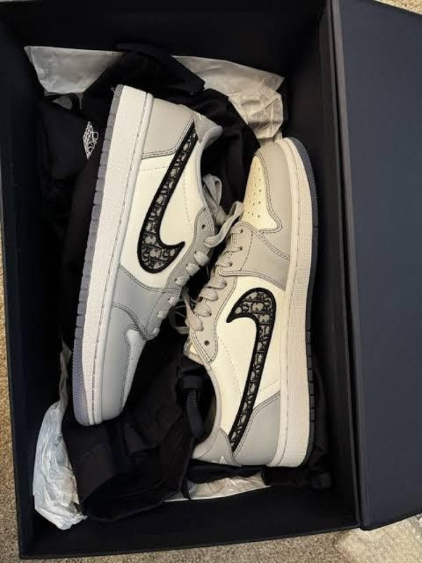 AIR JORDAN RETRO 1 LOW X DDIOR SEMI UA WITH 2 KEYCHAINS OG BOX