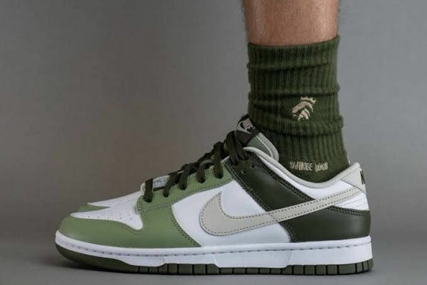 NIKE SB DUNK LOW OIL GREEN