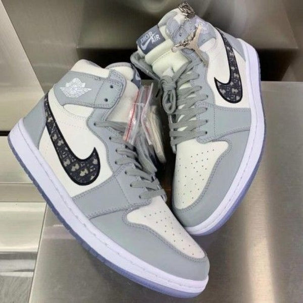 AIR JORDAN RETRO 1 HIGH DDIOR SEMI UA WITH 2 KEYCHIANS