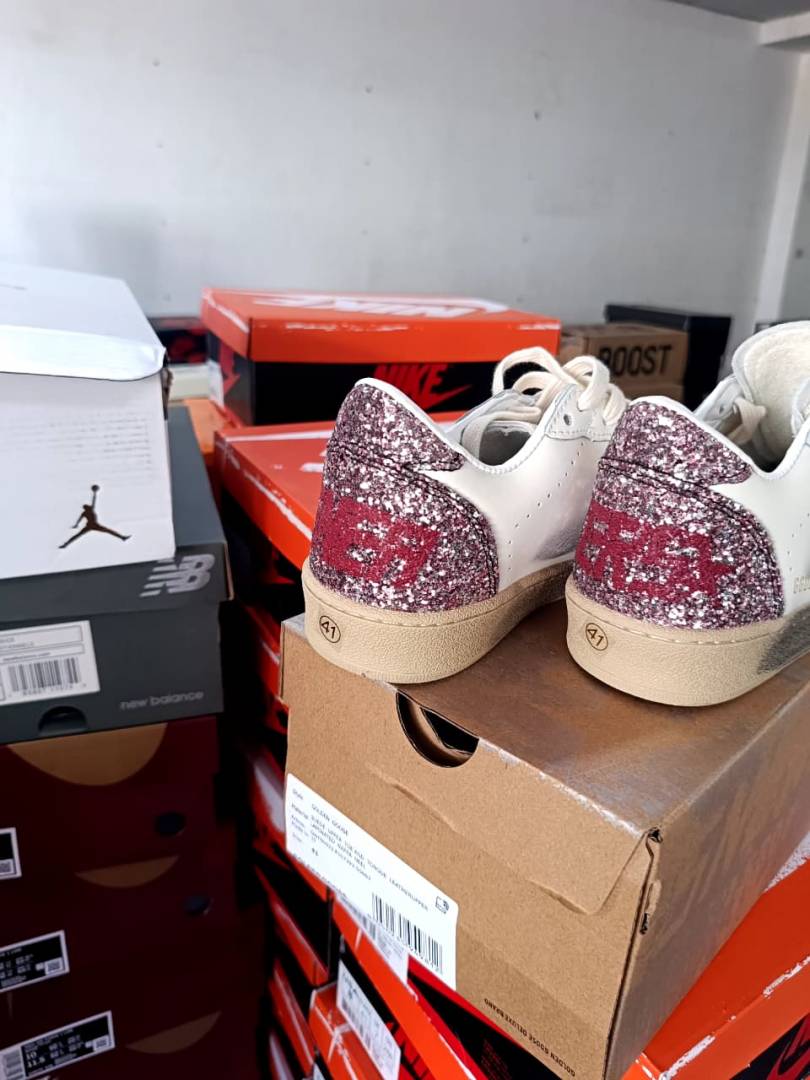 GOLDEN GOOSE BALLSTAR RED STAR GLITTER BLACK