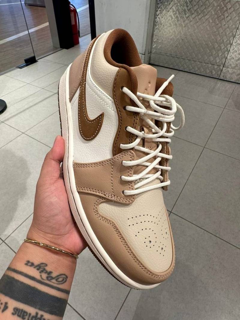 Nik e Jordan 1 Low SE Hemp Light British Tan 