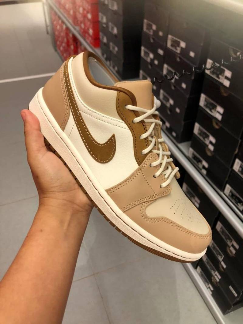 Nik e Jordan 1 Low SE Hemp Light British Tan 