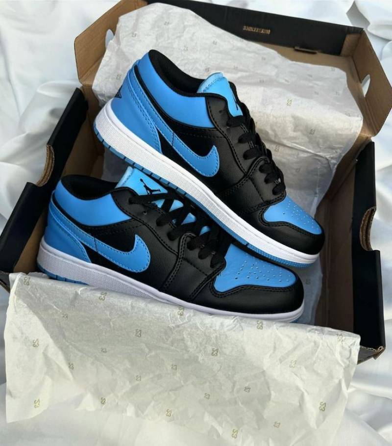 Nik e Air Jordan 1 Low University Blue