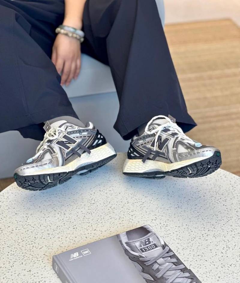 NB 1906A Silver Gold Metallic