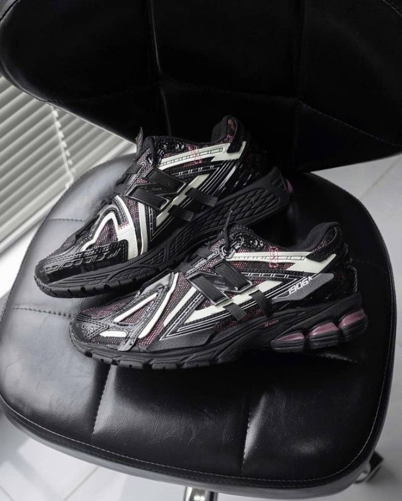 NB 1906A Black Dragon Berry