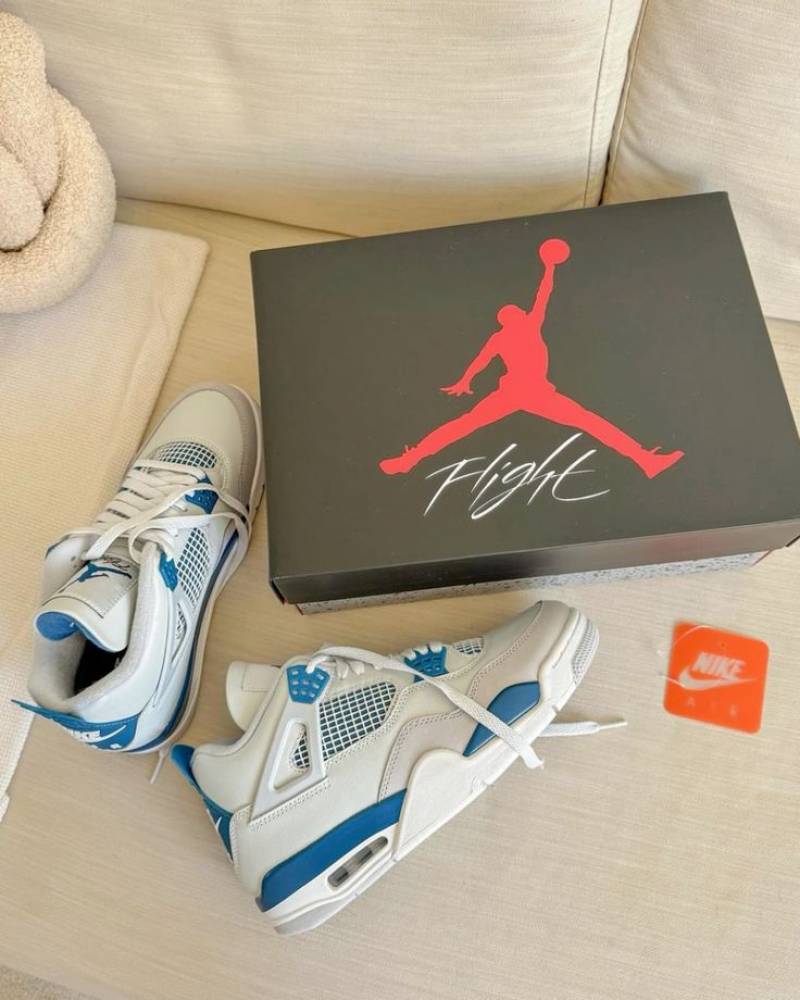 Air Jordan 4 Retro Military Blue