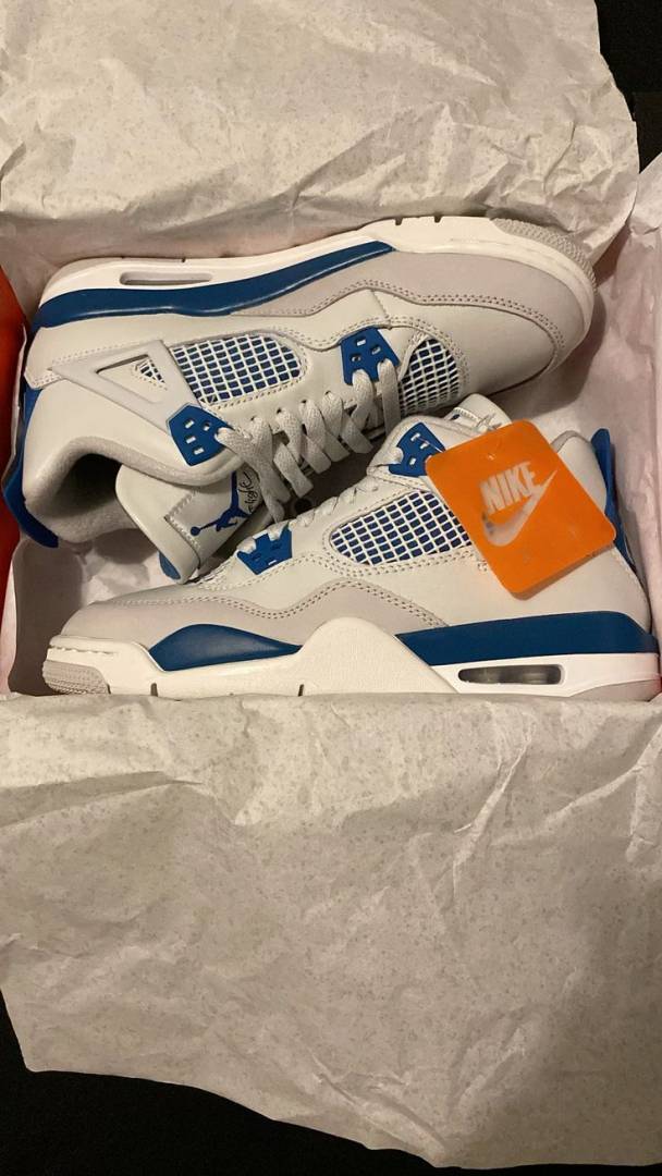 Air Jordan 4 Retro Military Blue