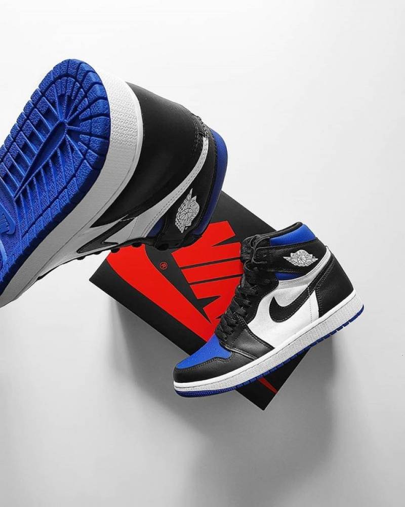 Air Jordan 1 Retro High OG Royal Toe