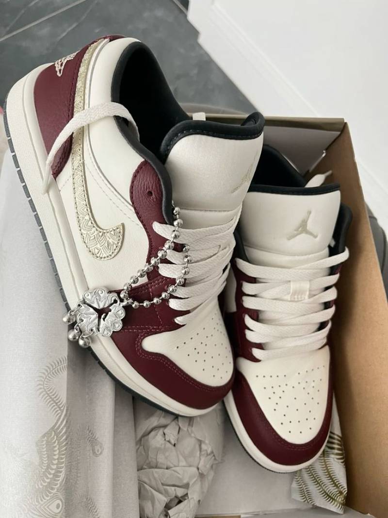 Air Jordan 1 Low SE Year of the Dragon