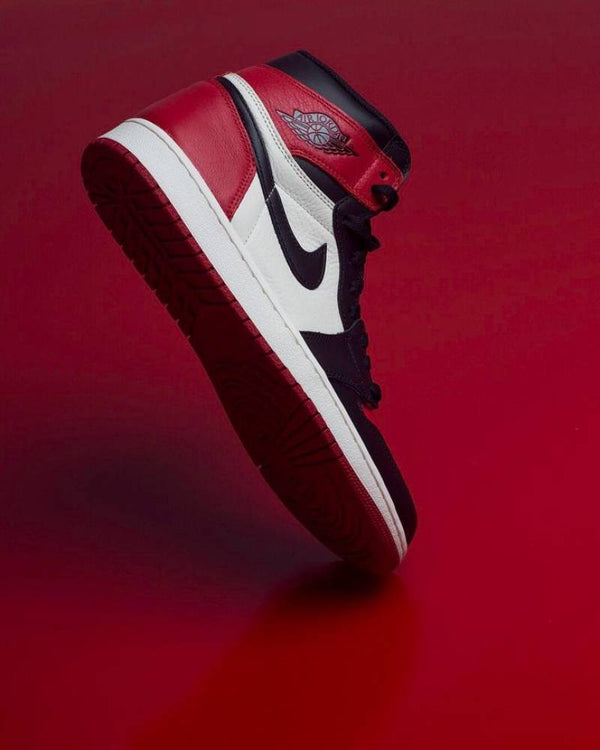 Air Jordan 1 Retro High OG Bred Toe Red