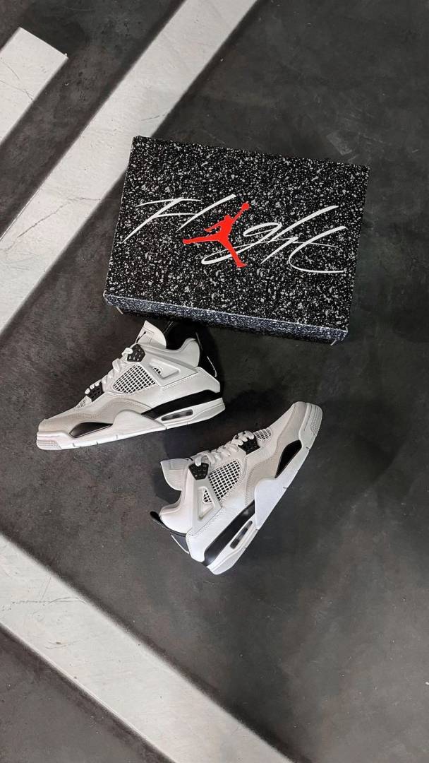 Air Jordan 4 Retro 4 Military Black