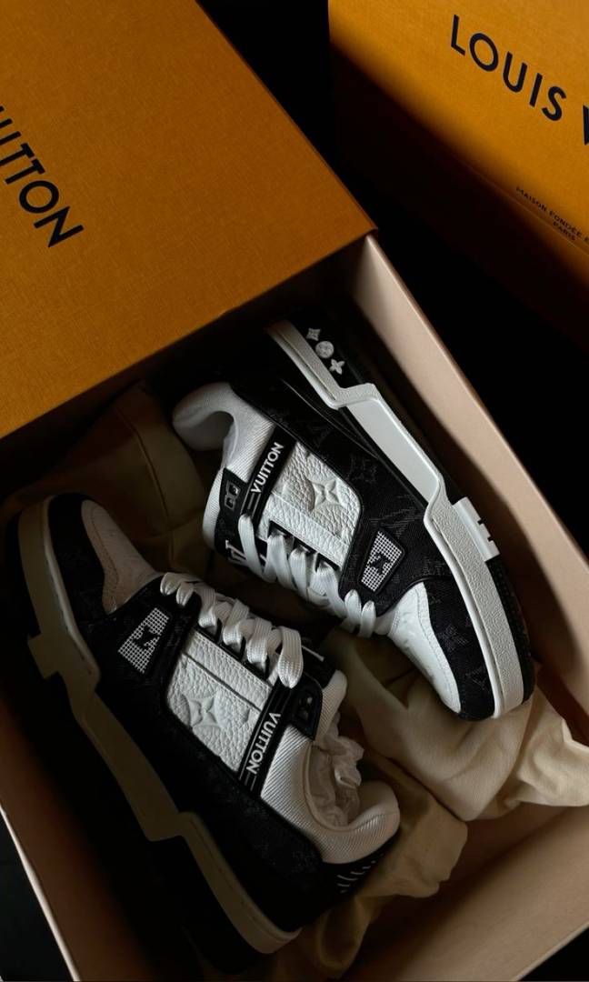 Lv _vuitton trainer embossed monogram - white black 2022 denim