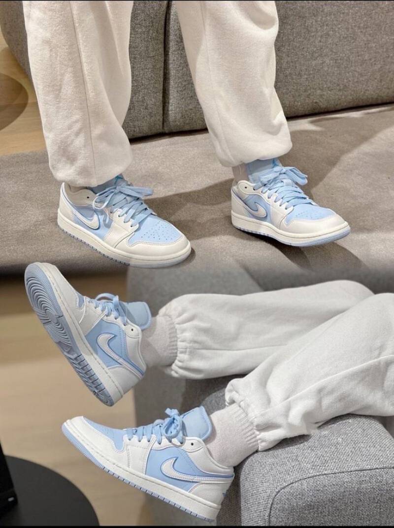 Nik e Air Jordan 1 Low SE Reverse Ice Blue
