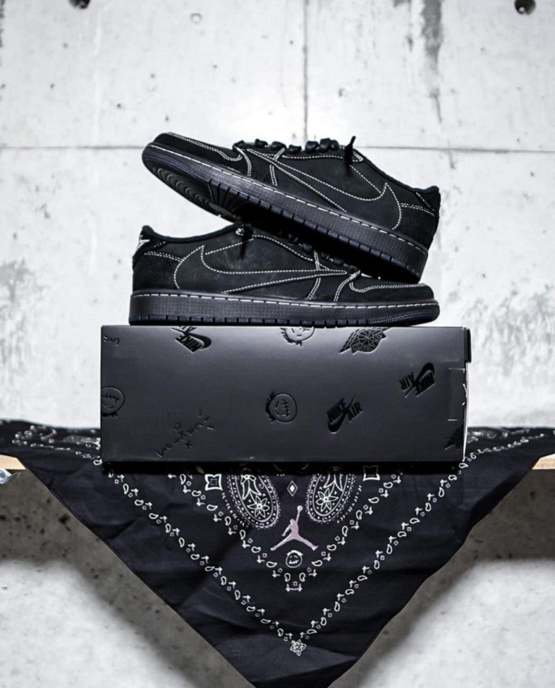AIR JORDAN RETRO 1 LOW TRAVIS SCOTT PHANTOM BLACK SEMI UA WITH PINK BUTTER PAPER (FIX)