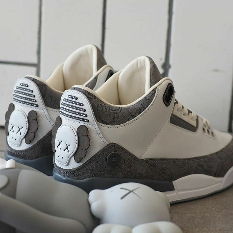 AIR JORDAN RETRO 3 X KAWS