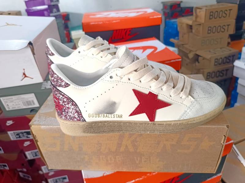 GOLDEN GOOSE BALLSTAR RED STAR GLITTER BLACK