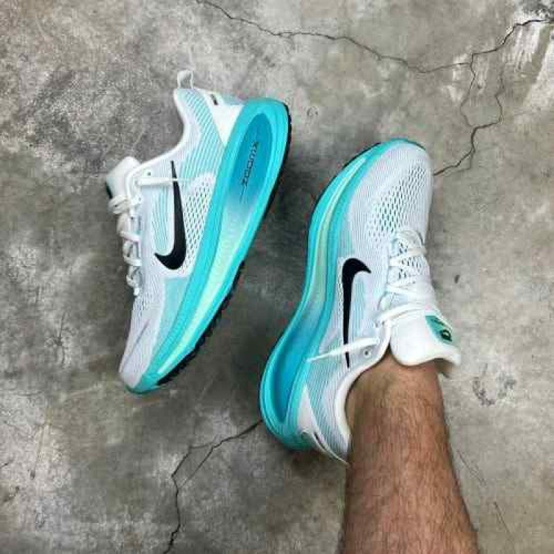 Nik_e Vomero 18 Dusty Cactus (372