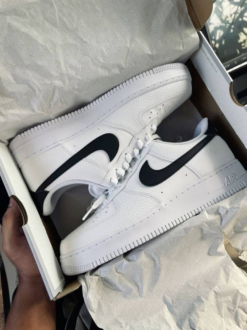 Airforce 1 low White Black Swoosh