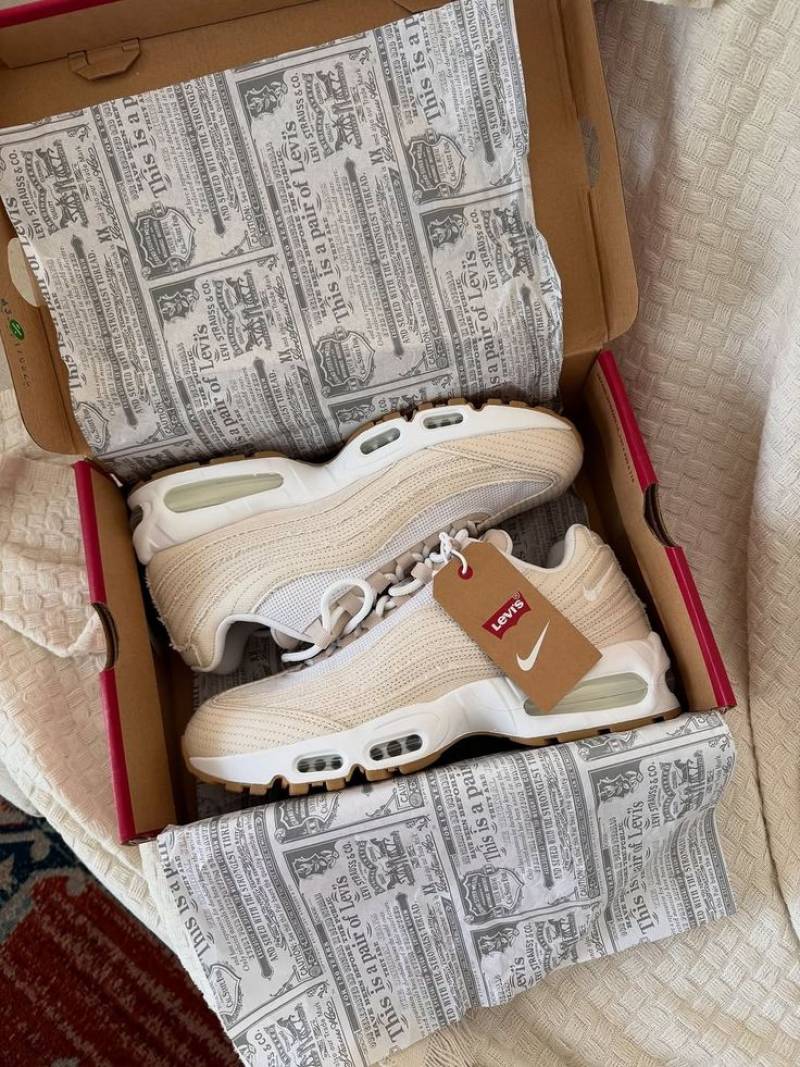 Levis x Air Max 95 OG Light Orewood Brown