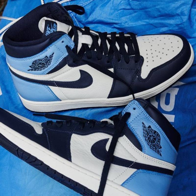 Air Jordan 1 Retro High OG Obsidian