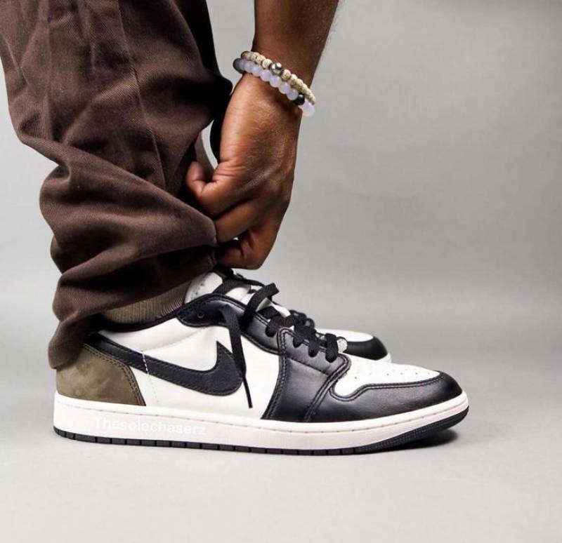 Air Jordan 1 Retro Low OG Mocha Suede Quality 