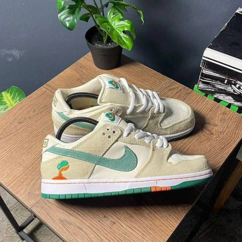 Jarritos x Dunk low SB 