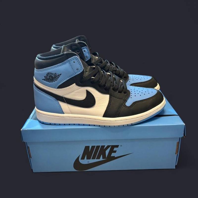 Air Jordan 1 Retro High OG UNC Toe
