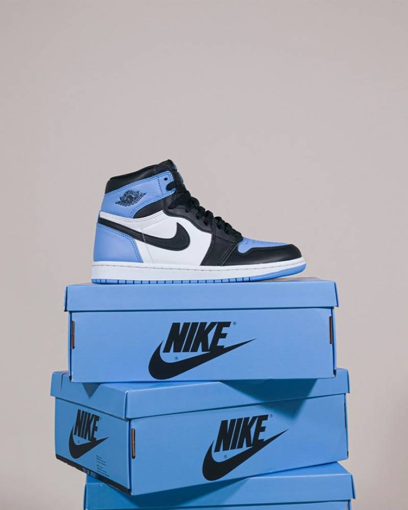 Air Jordan 1 Retro High OG UNC Toe