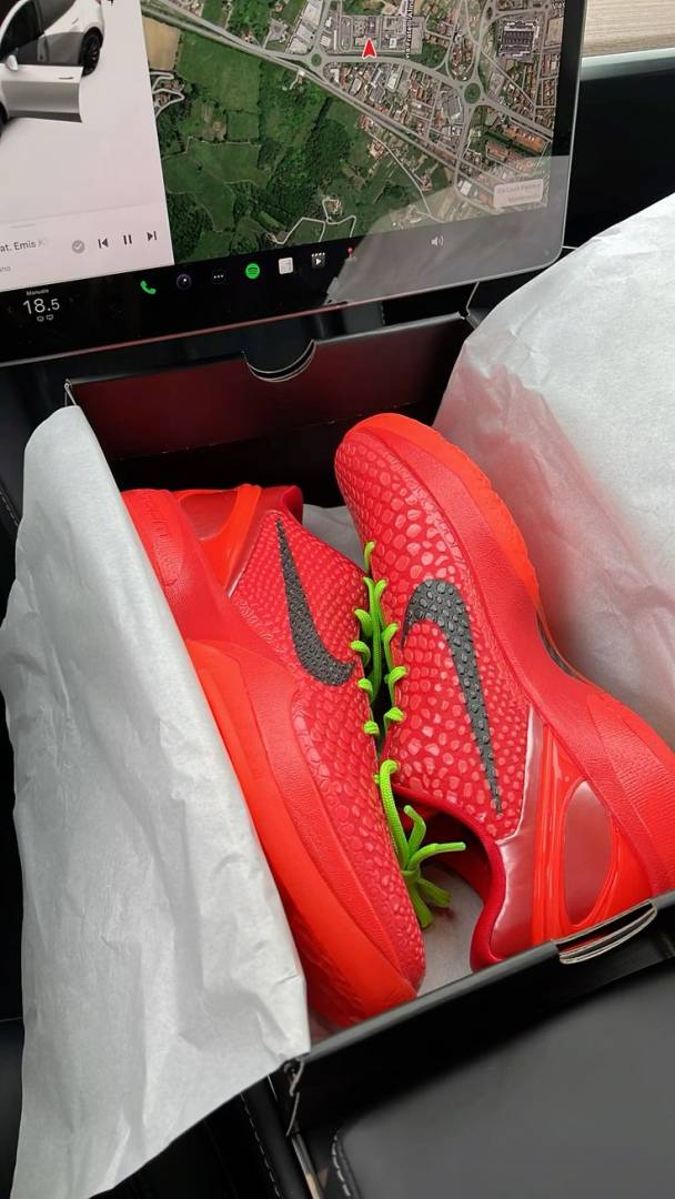 Zoom Red Kobe 6 Protro Reverse Grinch Secondary image