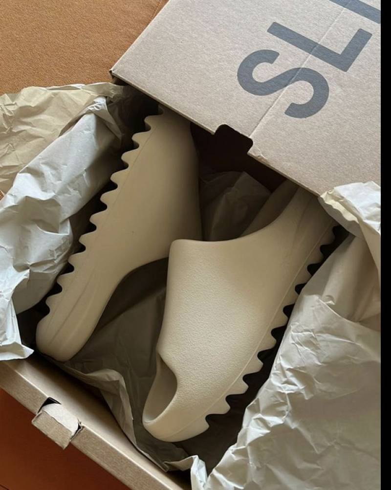 Yeezy Slide Bone