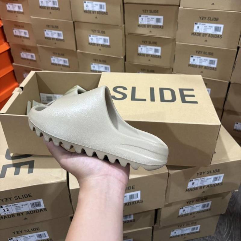 Yeezy Slide Pure