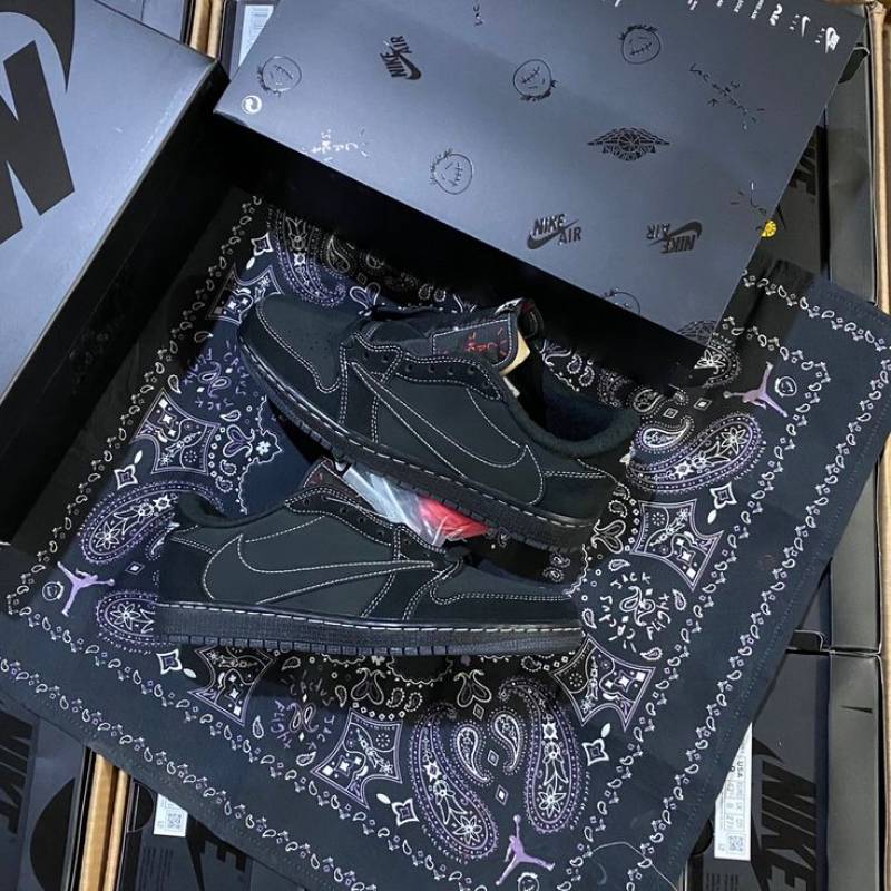 Travis Scott x Air Jordan 1 Retro Low OG SP Black Phantom