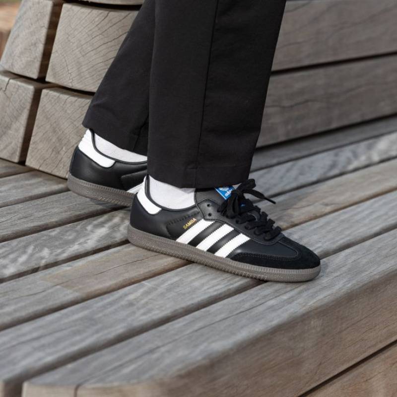 Addid-as samba black white men with keychain