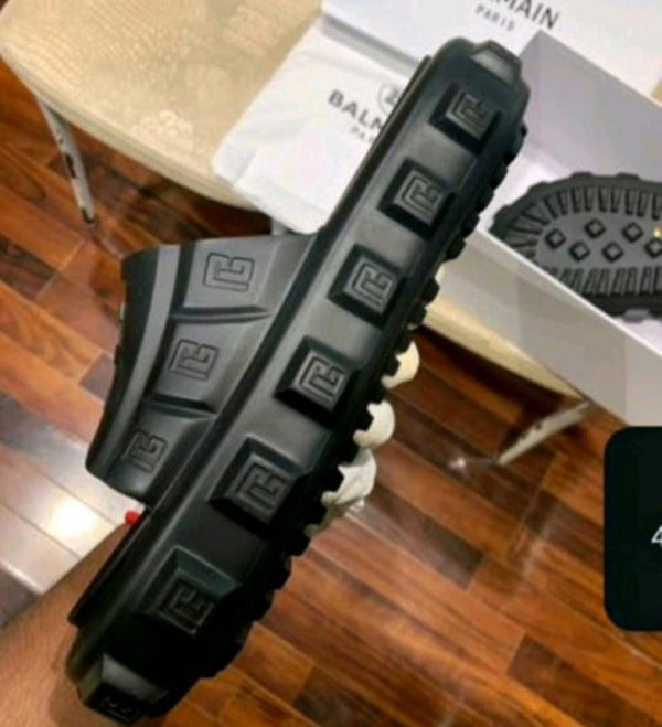 BALMAI N EMBOSSED SLIDE OG BOX BLACK