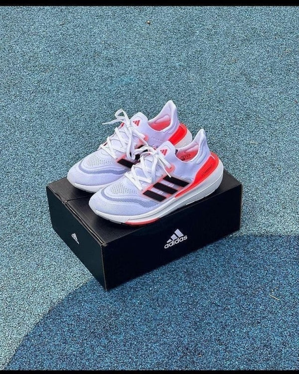 ULTRABOOST 23 WHITE ORENGE