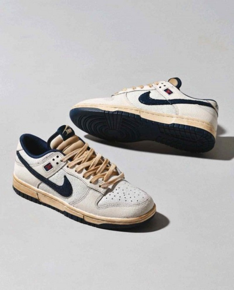 THE STRANGER THINGS X NIKEE SB DUNK Main image