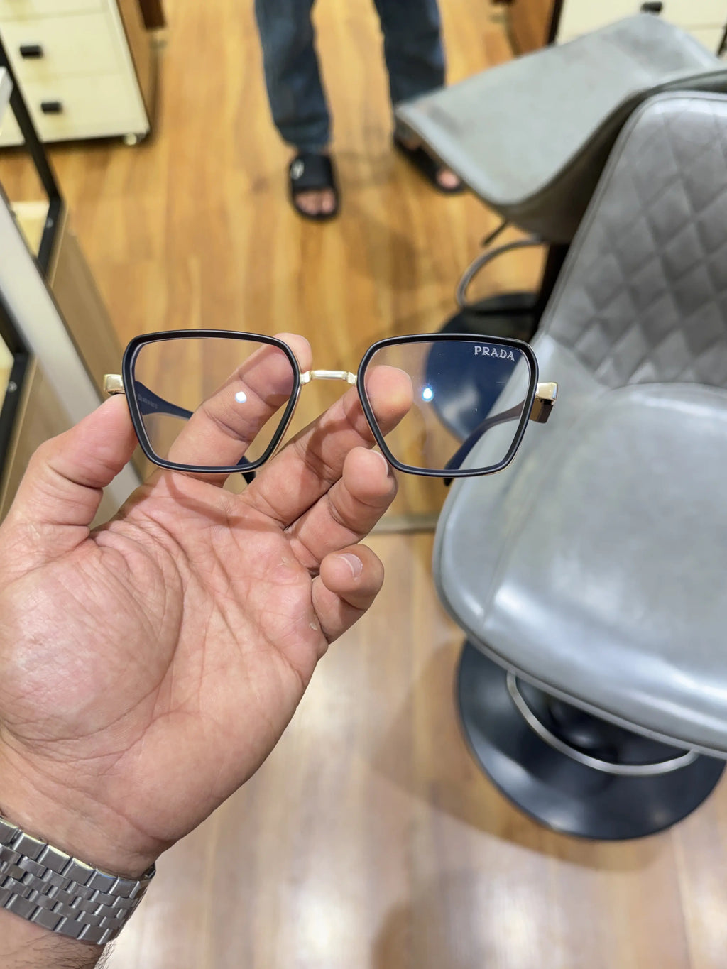 Prada_7381_black_gold_plano