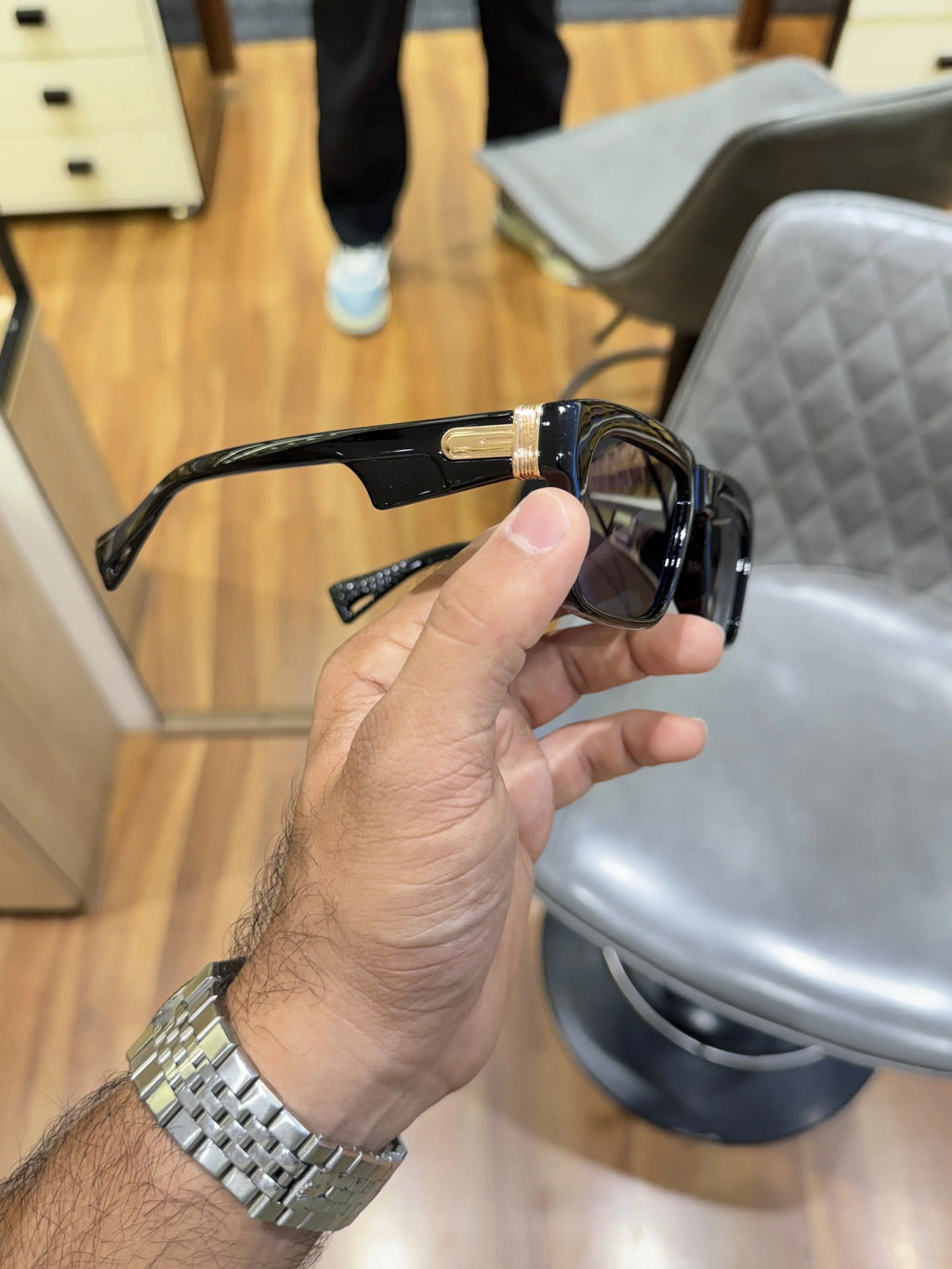 Marc_jacobs_18109_black_gold