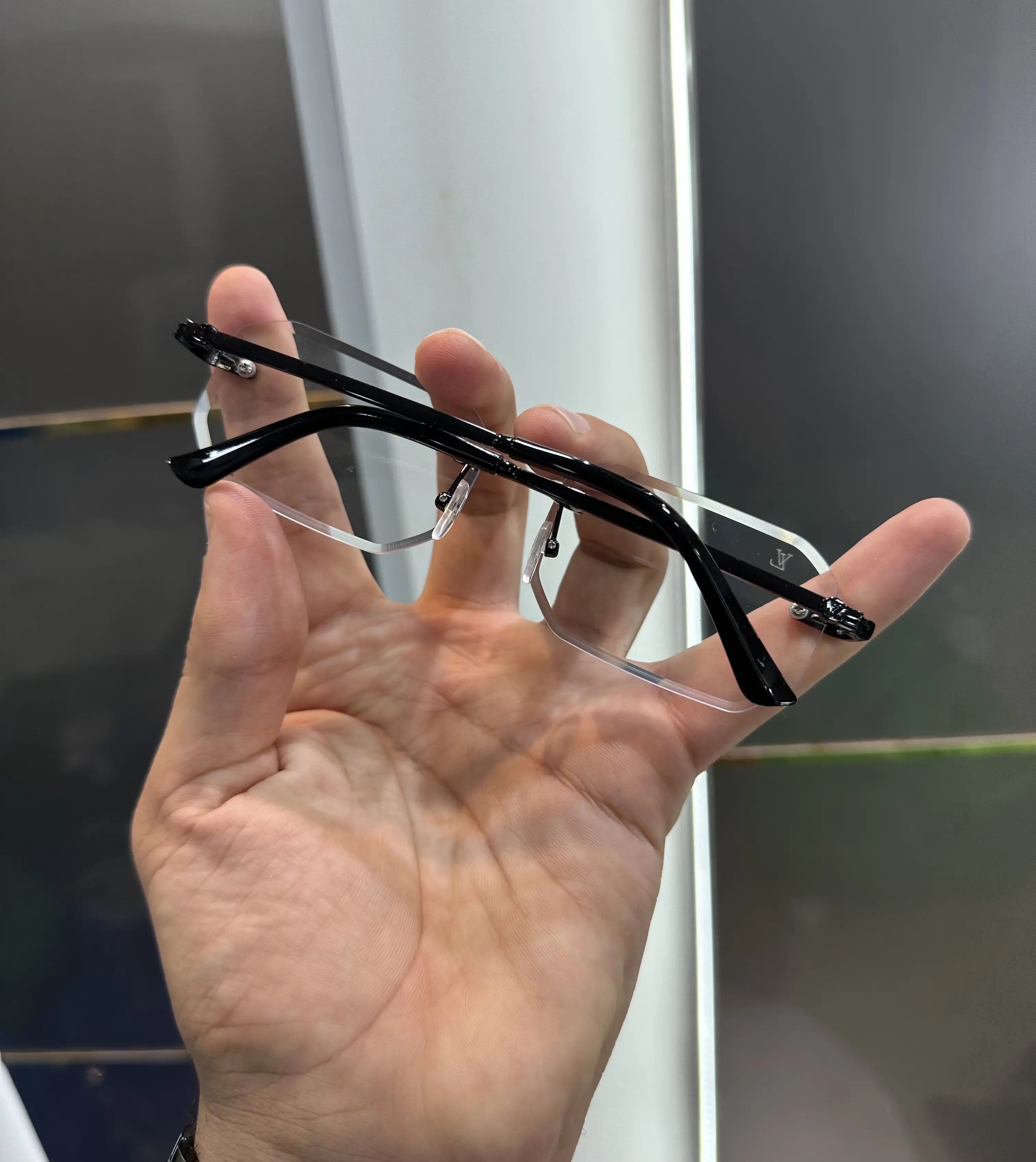 Louis Vuitto n Black Premium Glasses 1103 Secondary image