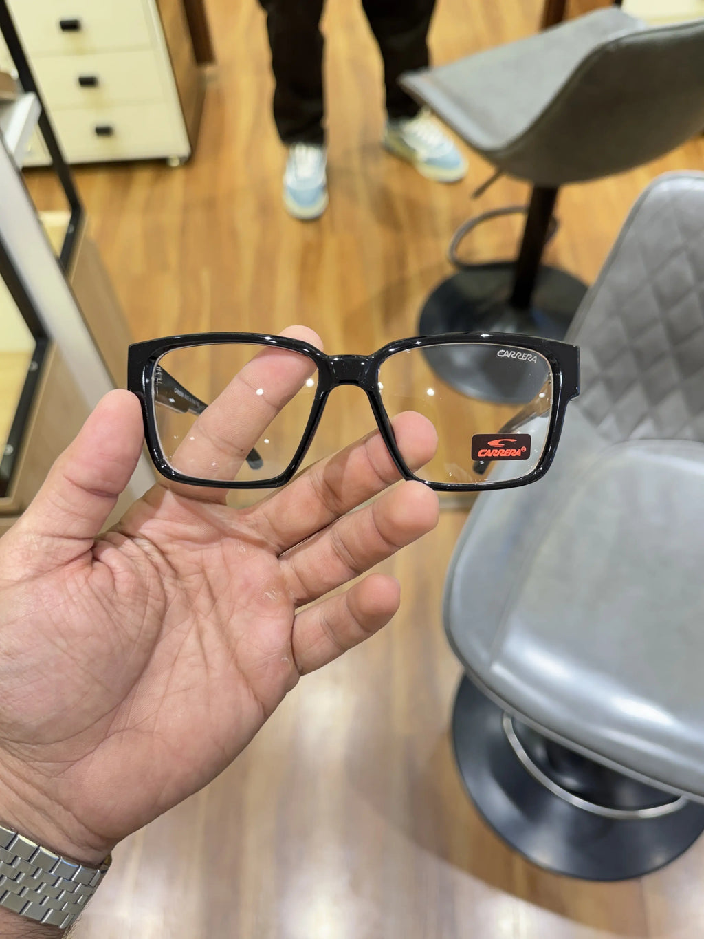 Carrera_6615_black_plano