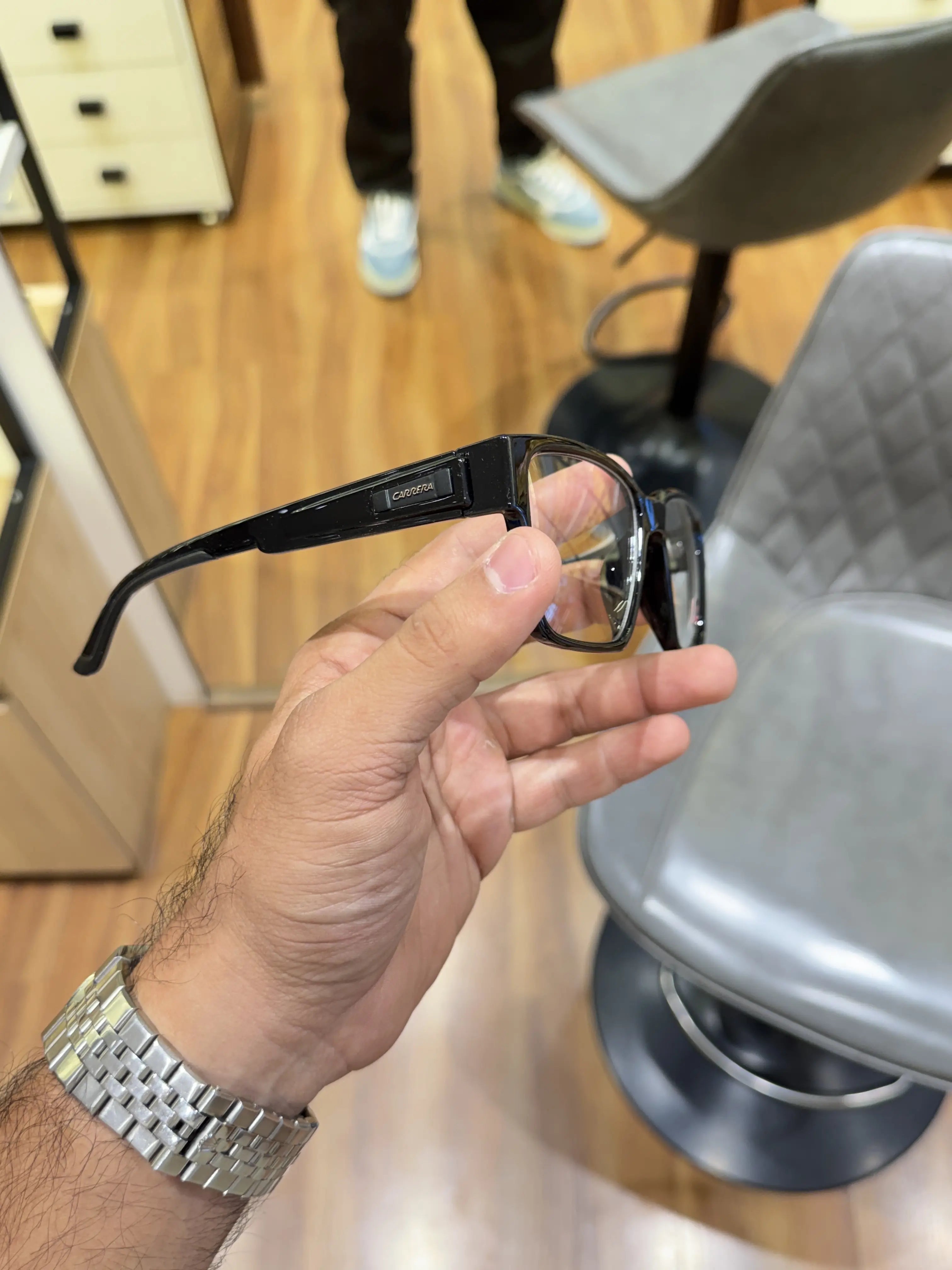 Carrera_6615_black_plano